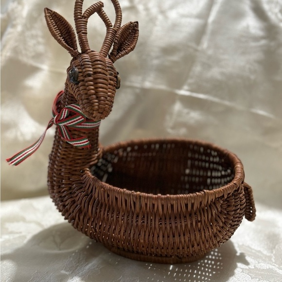 Other - Vintage Brown Wicker Deer Accent Basket